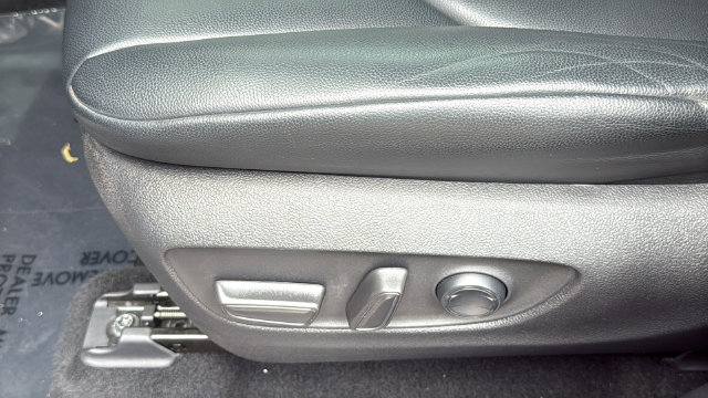 Used 2022 Toyota Highlander XLE FWD image 20