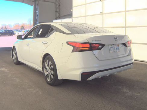Used 2022 Nissan Altima 2.5 S FWD image 13