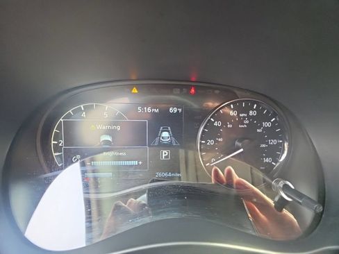 Used 2024 Nissan Kicks SV w/ Interior Electronics Package FWD image 16