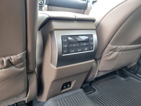 Used 2022 Lexus GX 460 Luxury w/ Off Road Package image 36