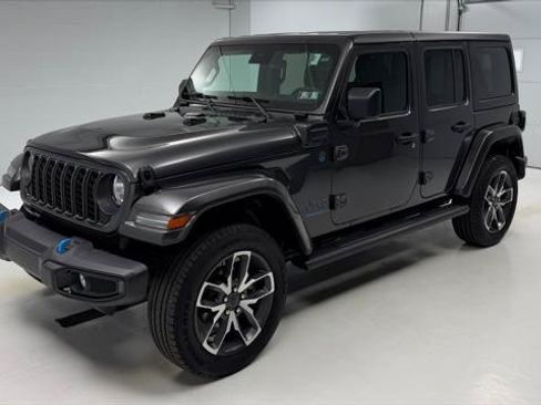 Certified 2024 Jeep Wrangler Unlimited w/ Convenience Group AWD/4WD image 1