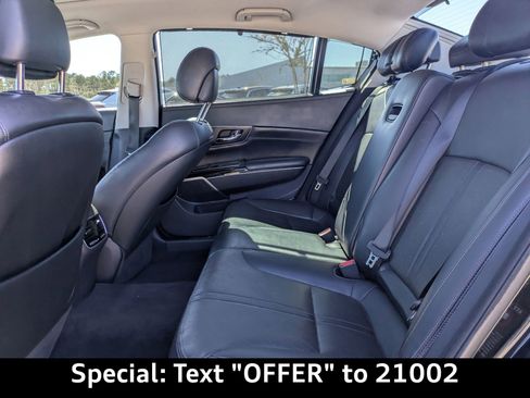Used 2016 Kia K900 Luxury image 12