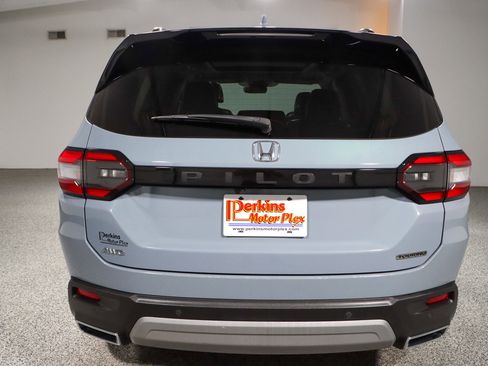 Used 2023 Honda Pilot Touring image 8