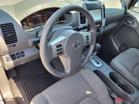 Used 2020 Nissan Frontier SV w/ Midnight Edition Floor Mats image 14