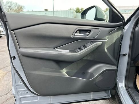 New 2026 Nissan Rogue SV w/ Cold Weather Package AWD/4WD image 9