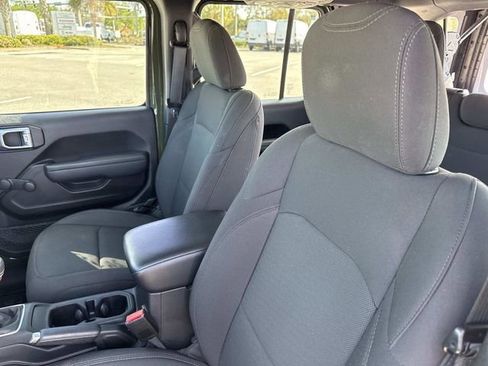Used 2022 Jeep Wrangler Unlimited Sport image 18