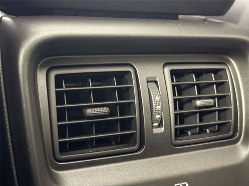 Used 2023 Toyota Crown Limited image 38