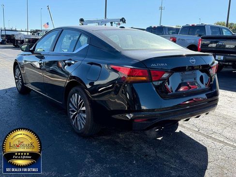 Used 2025 Nissan Altima 2.5 SV image 7