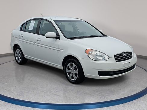 Used 2010 Hyundai Accent GLS FWD image 3