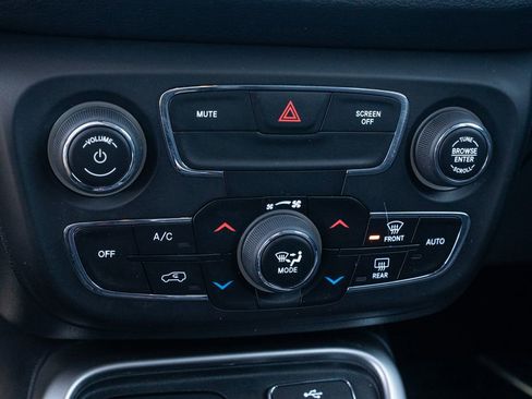Used 2018 Jeep Compass Latitude w/ Popular Equipment Group image 33