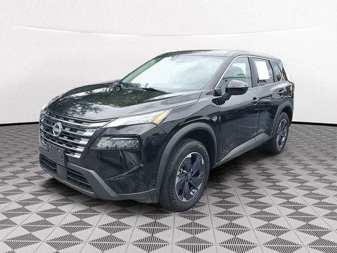 Used 2024 Nissan Rogue SV FWD image 3