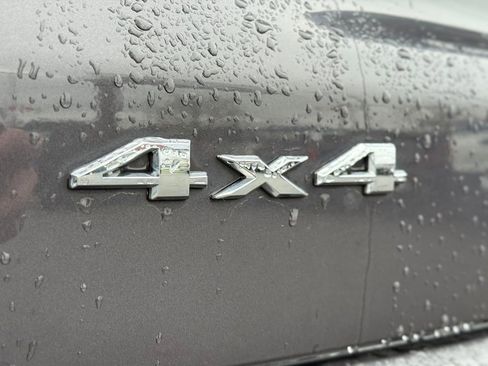 Used 2024 Jeep Compass Latitude image 11