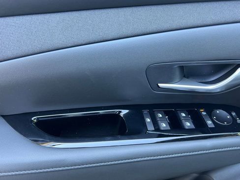 New 2025 Hyundai Tucson Limited image 9
