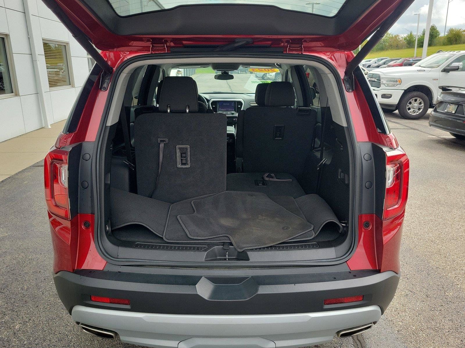 Used 2023 GMC Acadia SLE w/ Driver Convenience Package FWD image 7
