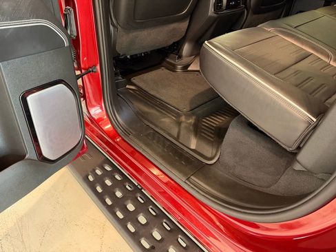 Used 2022 GMC Sierra 1500 AT4X image 39