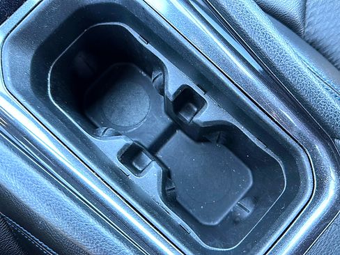 Used 2024 Jeep Compass Latitude image 35