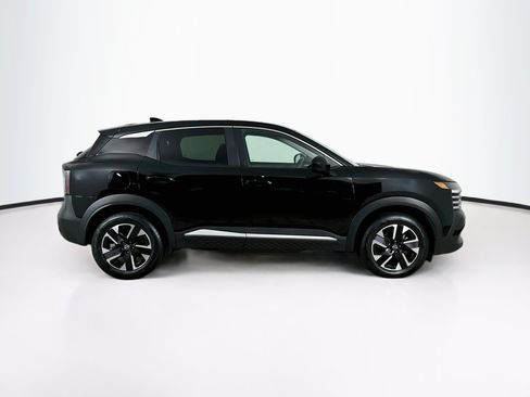 Used 2025 Nissan Kicks SV AWD/4WD image 10