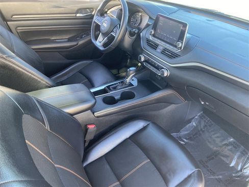 Used 2021 Nissan Altima 2.5 SR w/ SR Premium Package image 10