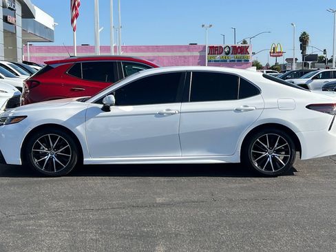 Used 2023 Toyota Camry SE FWD image 7