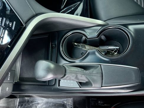 Used 2020 Toyota Camry SE image 22