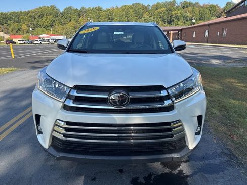 Used 2019 Toyota Highlander Limited image 2