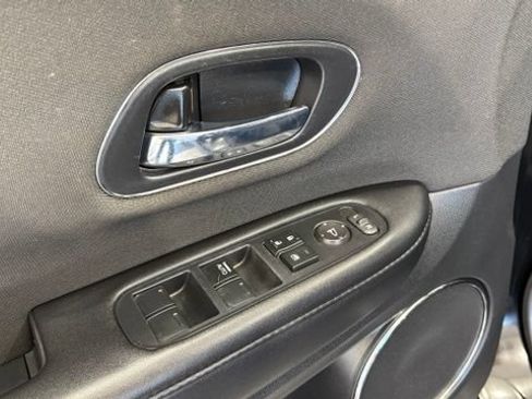 Used 2021 Honda HR-V EX image 13