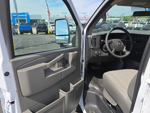 New 2025 Chevrolet Express 3500 w/ Power Convenience Package image 40