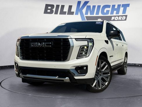Used 2025 GMC Yukon XL Denali Ultimate AWD/4WD image 1