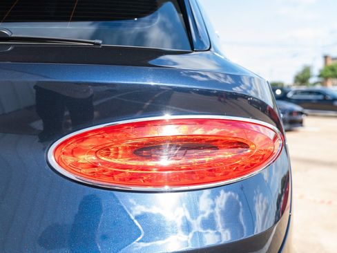 Used 2021 Bentley Bentayga AWD/4WD image 24