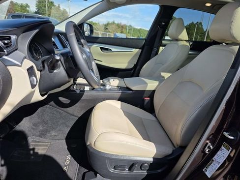 Used 2020 INFINITI QX50 Luxe w/ Navigation Package image 8
