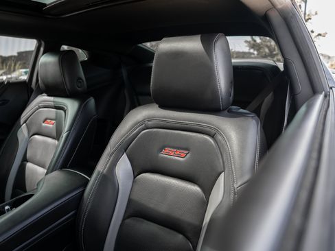 Used 2017 Chevrolet Camaro SS RWD image 21