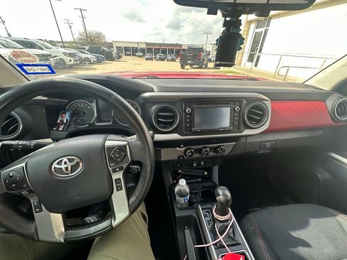 Used 2019 Toyota Tacoma SR5 image 15