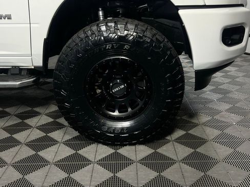 Used 2024 RAM 2500 Big Horn w/ Sport Appearance Package image 7