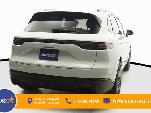 Used 2022 Porsche Cayenne Platinum Edition image 10