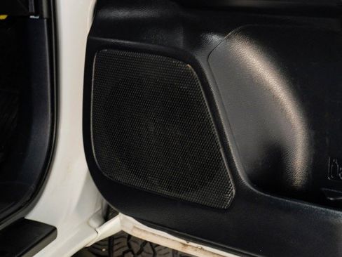 Used 2018 Toyota Tacoma TRD Off-Road w/ Technology Package AWD/4WD image 48