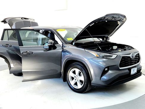 Certified 2024 Toyota Highlander LE image 12