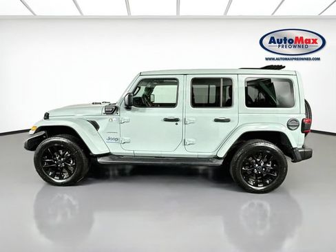 Used 2024 Jeep Wrangler Unlimited Sahara w/ Technology Group AWD/4WD image 9
