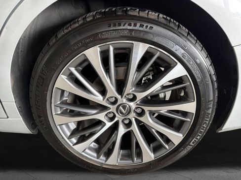 Used 2019 Lexus ES 300h w/ Premium Package FWD image 24