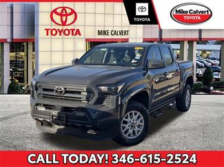 Used 2025 Toyota Tacoma SR5 video 1