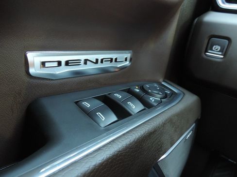 Used 2024 GMC Sierra 1500 Denali AWD/4WD image 32