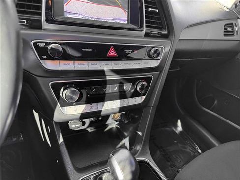 Used 2018 Hyundai Sonata SEL FWD image 15