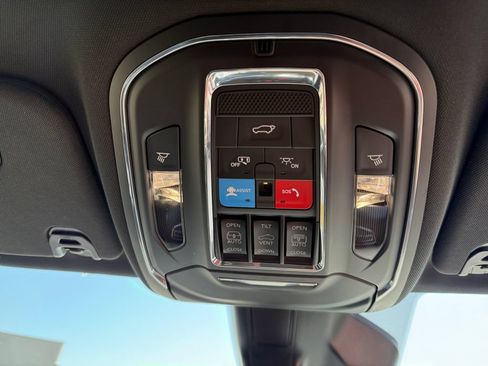 Used 2024 Jeep Wagoneer Series II AWD/4WD image 48