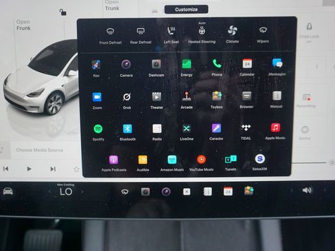 Used 2023 Tesla Model Y Long Range AWD/4WD image 9