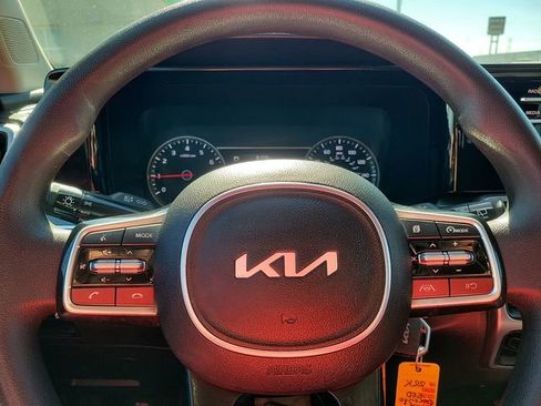 Used 2023 Kia Sorento LX image 20