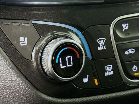 Used 2023 Chevrolet Equinox Premier AWD/4WD image 20