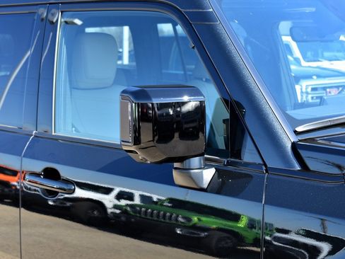 Used 2025 Lexus GX 550 image 8