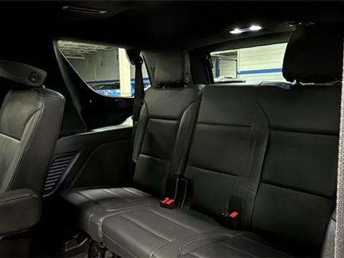 Used 2022 Chevrolet Tahoe LT w/ Luxury Package image 16