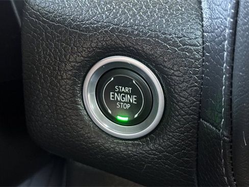 Used 2021 GMC Yukon XL Denali w/ Denali Premium Package image 23