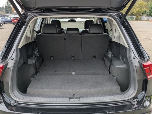 Certified 2024 Volkswagen Tiguan SE image 29