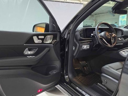 Certified 2025 Mercedes-Benz GLS 450 4MATIC image 20